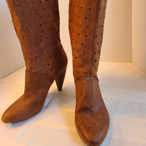 Guess Woman's High Heel Suede Boots, Size: 8.5 - Picture 4 of 16